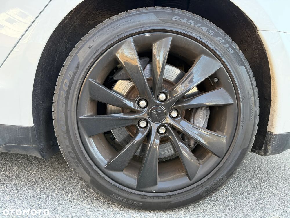 Tesla Model S 85D Allradantrieb - 30