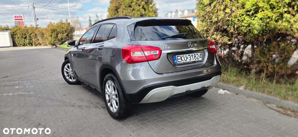 Mercedes-Benz GLA - 13