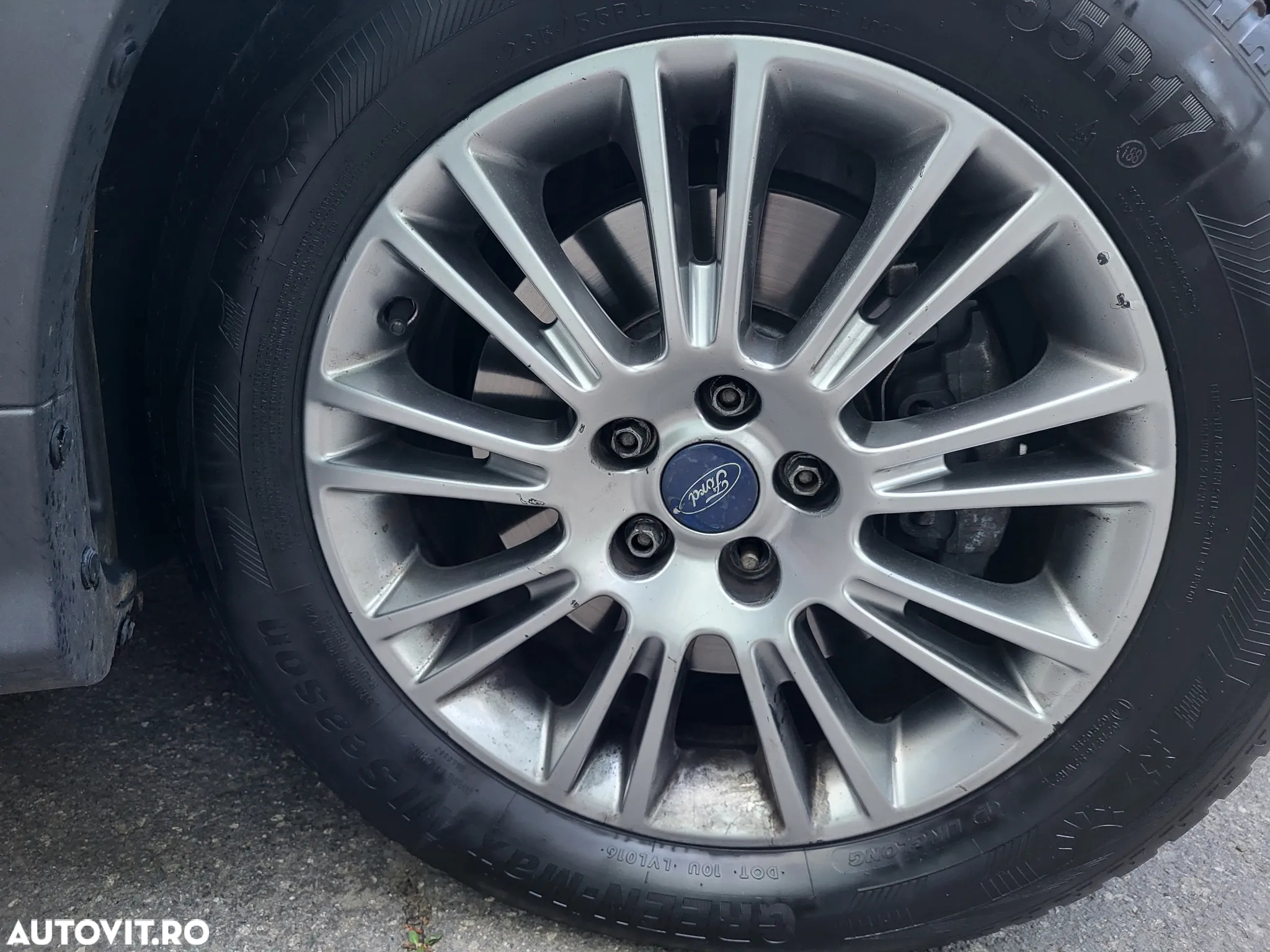 Ford Kuga 2.0 TDCi 4WD Powershift Titanium - 8