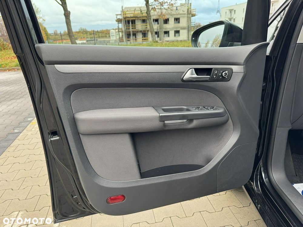 Volkswagen Touran 1.6 TDI DPF BlueMotion Technology Highline - 16