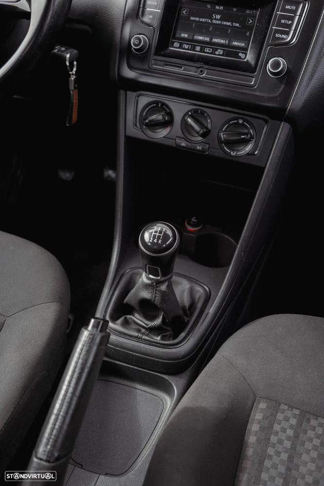 VW Polo 1.0 Confortline - 23