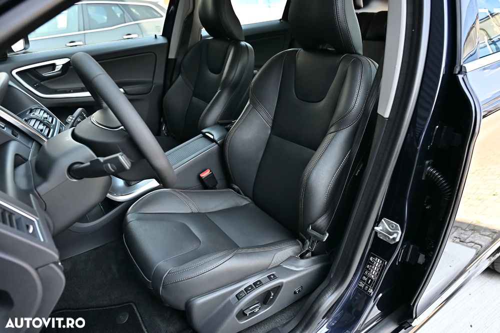 Volvo XC 60 D4 Geartronic Summum - 17