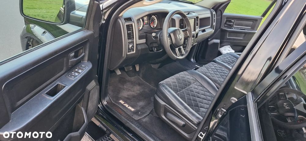Dodge RAM - 16