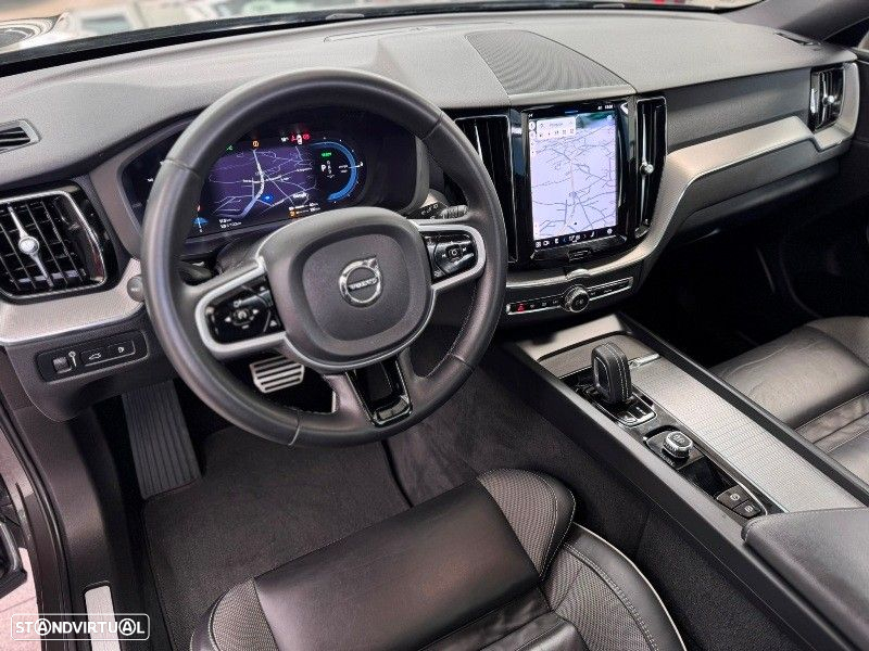 Volvo XC 60 2.0 T8 PHEV R-Design AWD - 19