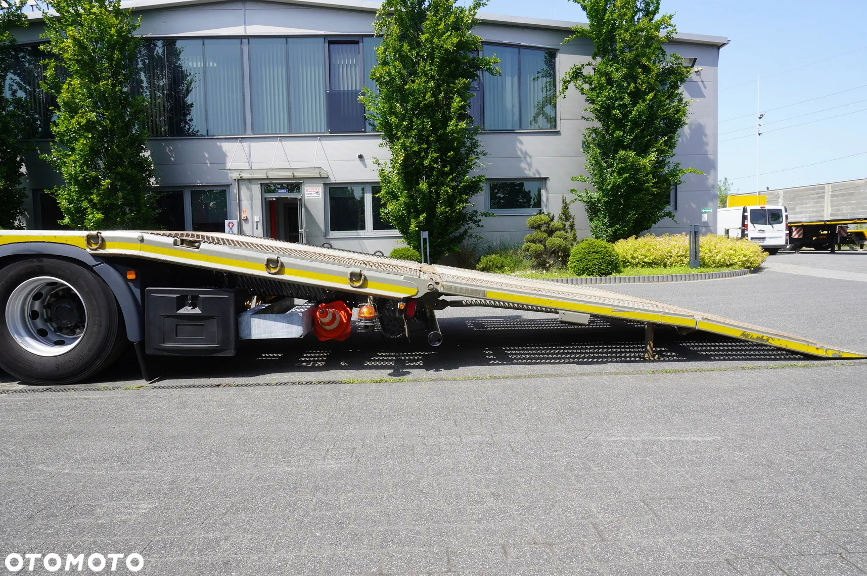 MAN TGS 35.360 E6 8x2 / HDS Fassi F235 / 6,5 t udźwig / 8,3 m wysięg - 18