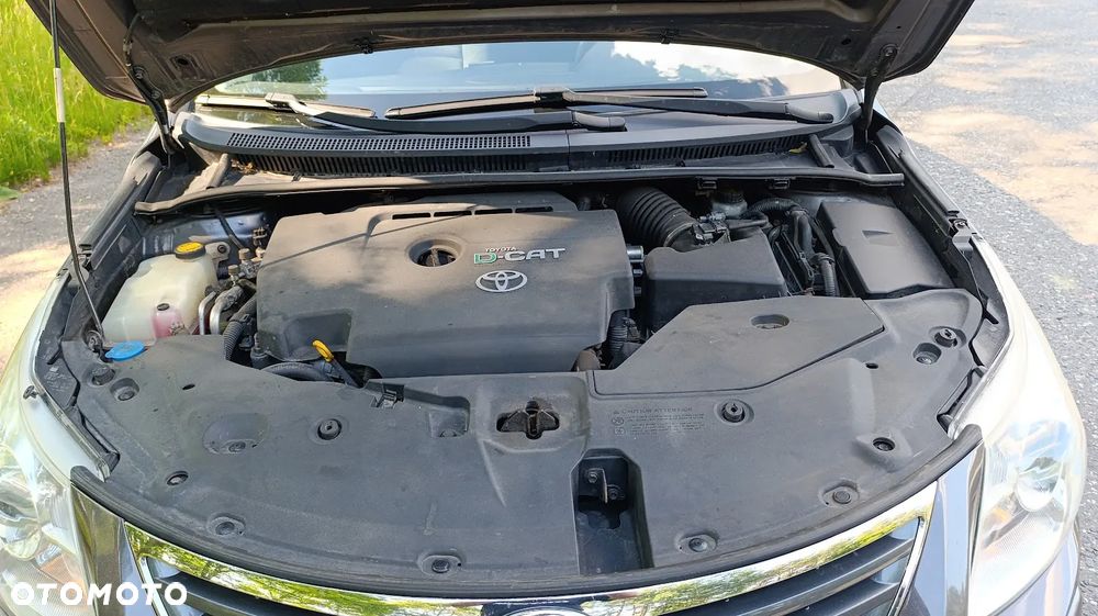 Toyota Avensis 2.2 D-4D Edition - 11