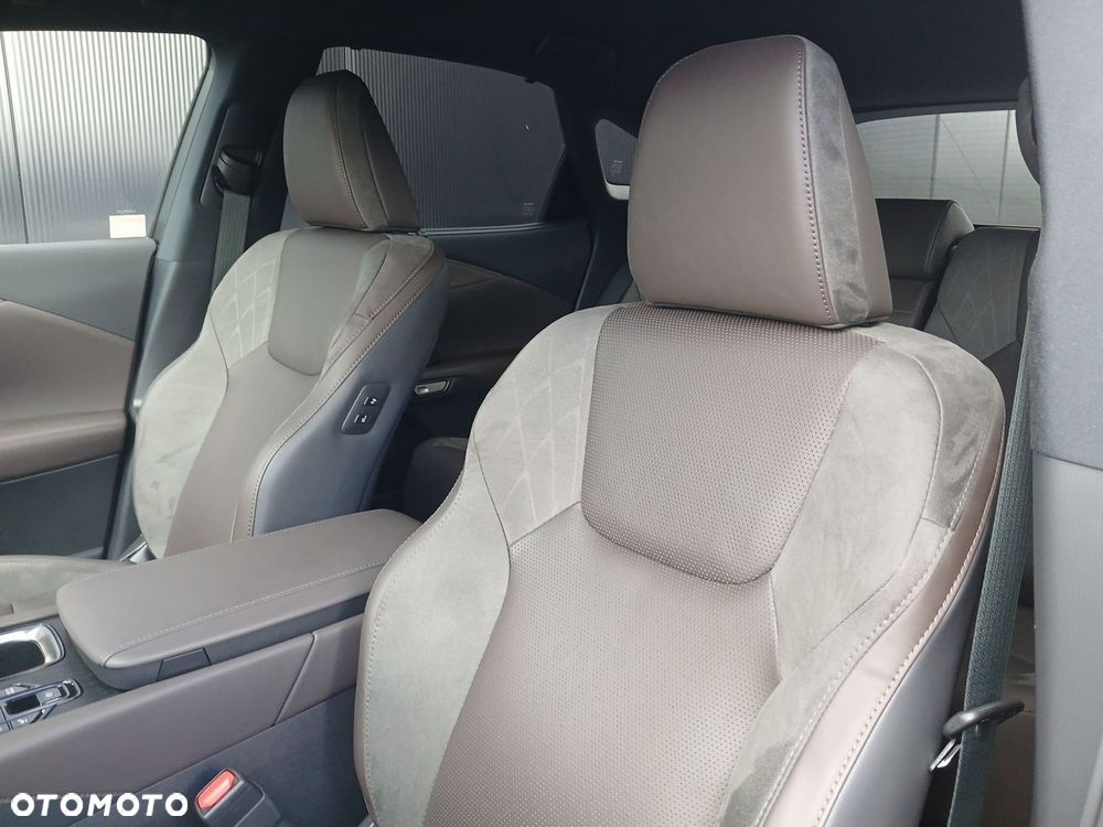 Lexus RX - 23