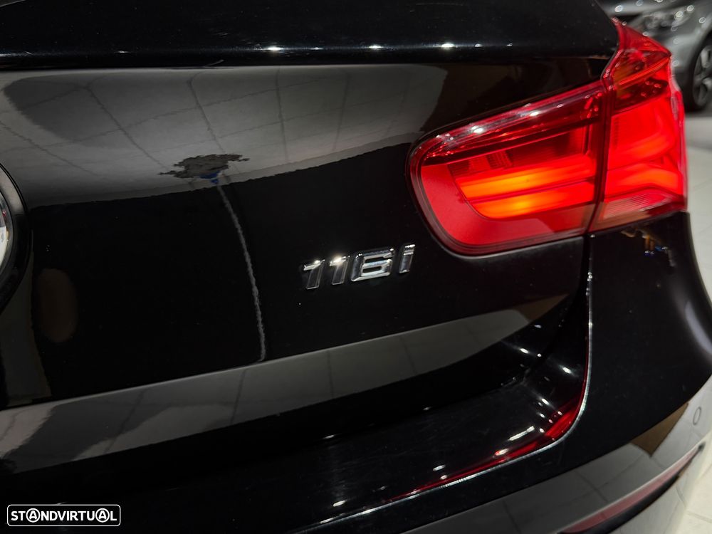 BMW 116 i Advantage - 12