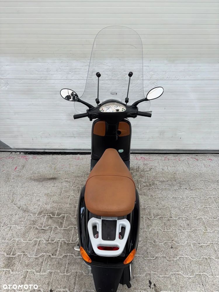 Piaggio Vespa - 25