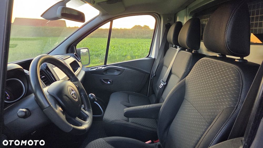 Opel Vivaro - 12