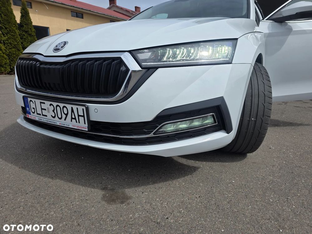 Skoda Octavia 2.0 TDI DSG Ambition - 26