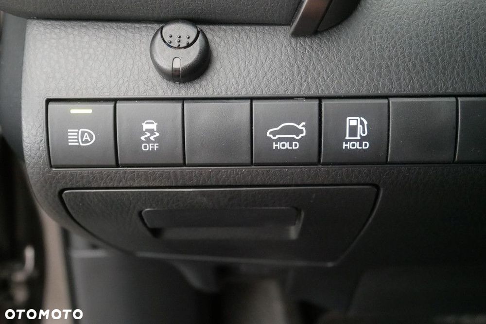 Toyota Camry 2.5 Hybrid Comfort CVT - 26