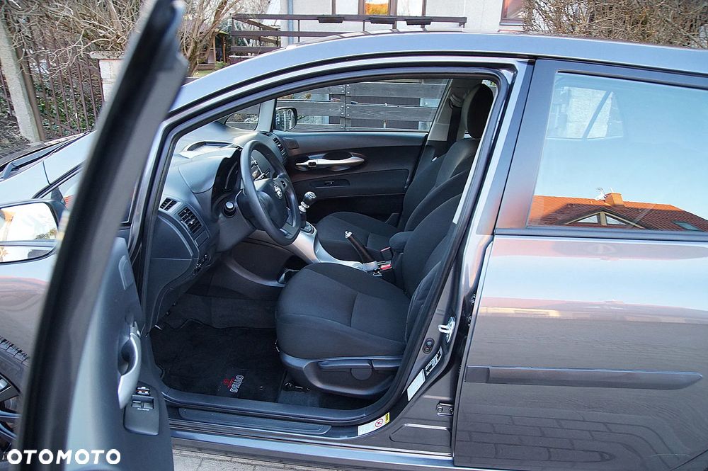 Toyota Auris 1.33 VVT-i - 13