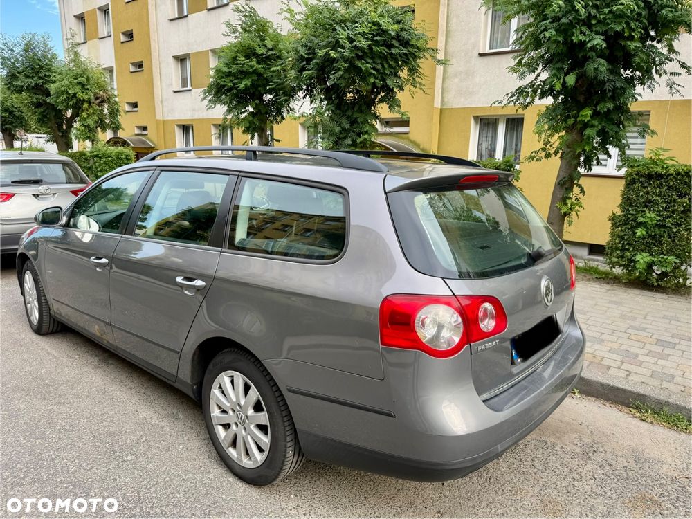Volkswagen Passat 1.9 TDI Trendline - 4