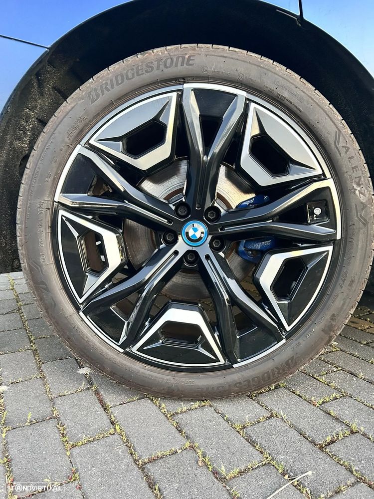 BMW iX xDrive 40 Pack Desportivo - 11