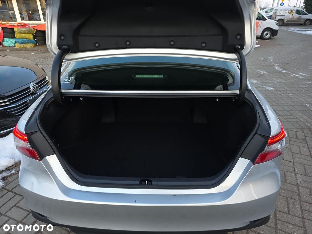 Toyota Camry 2.5 Hybrid Prestige CVT - 11