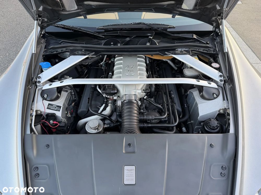 Aston Martin V8 Vantage 4,7 SportShift - 14