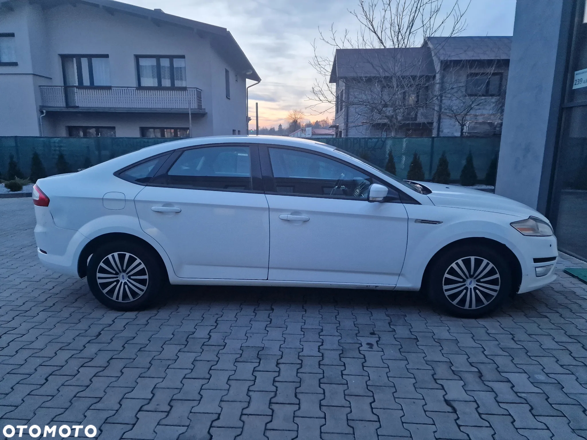 Ford Mondeo 1.6 T Ambiente - 3