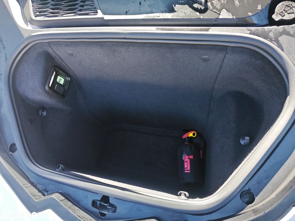 Chevrolet Corvette - 12