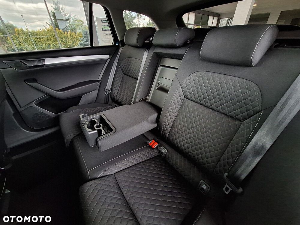 Skoda Superb 2.0 TDI Style DSG - 23