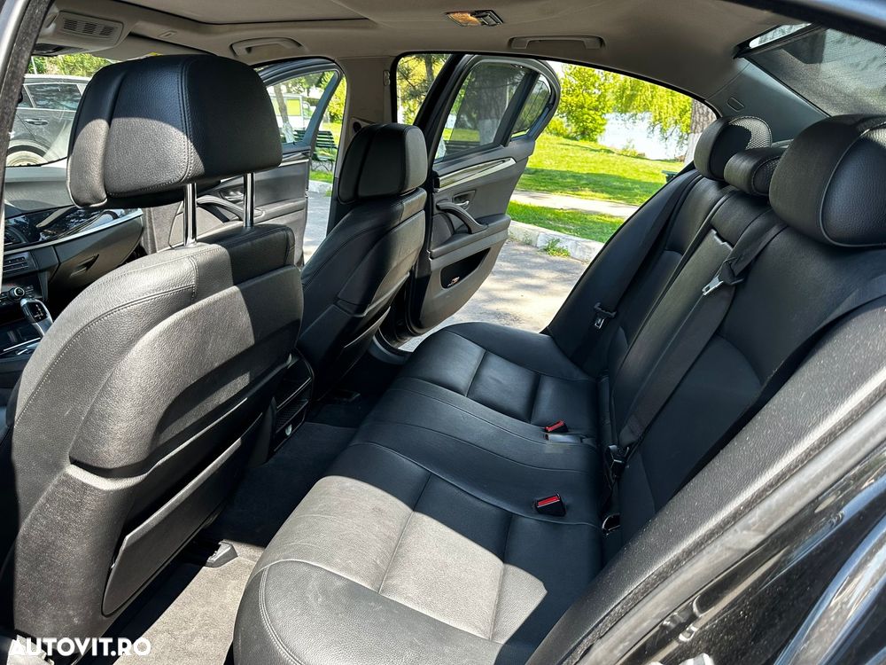BMW Seria 5 525d xDrive AT - 11