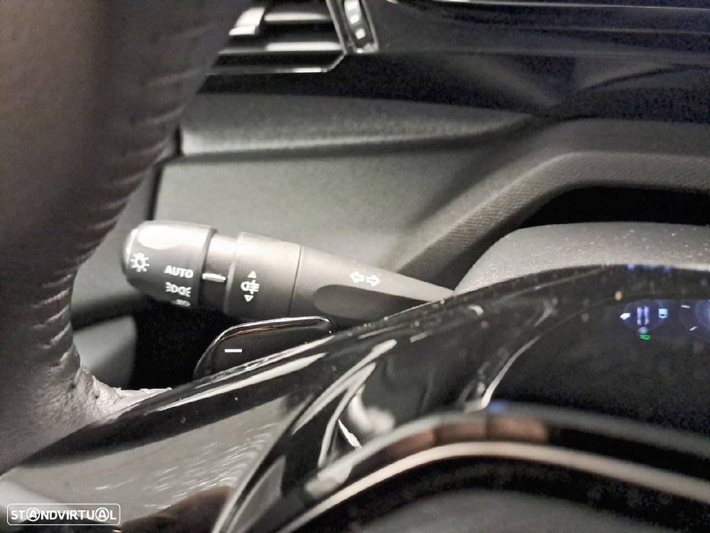 Peugeot 408 1.2 Hybrid Allure e-DCS6 - 13