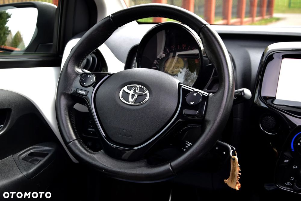Toyota Aygo x-play - 21