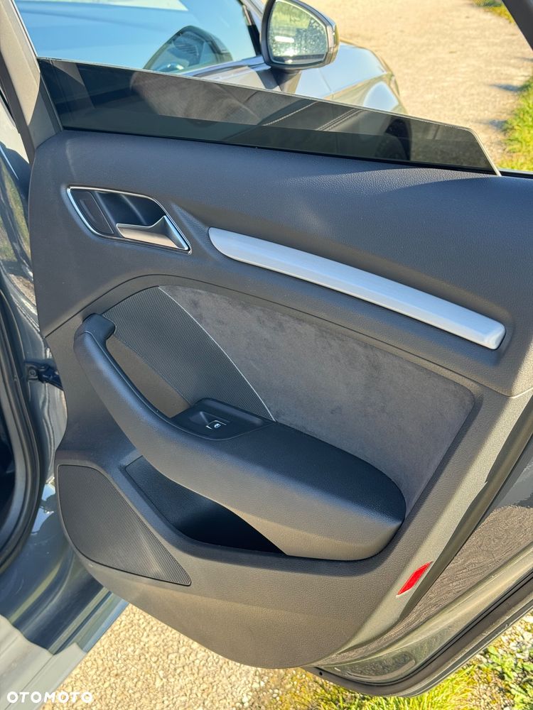 Audi S3 S tronic - 19