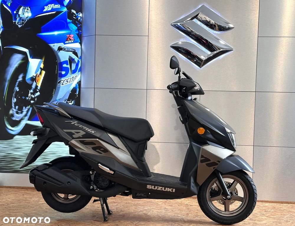 Suzuki Avenis - 3