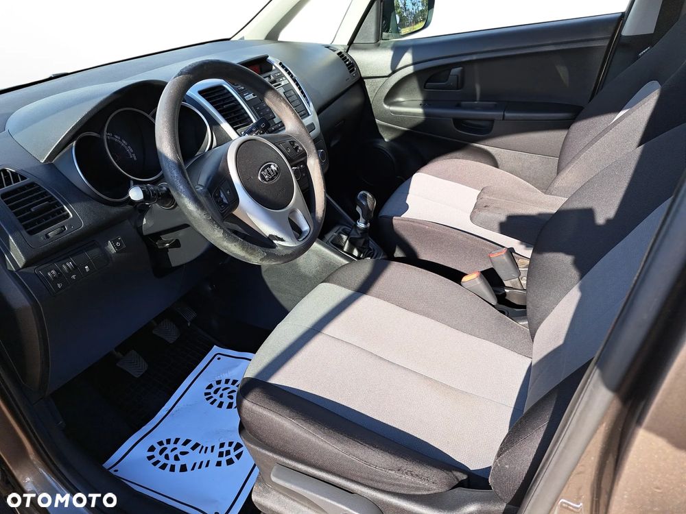 Kia Venga 1.4 M - 11