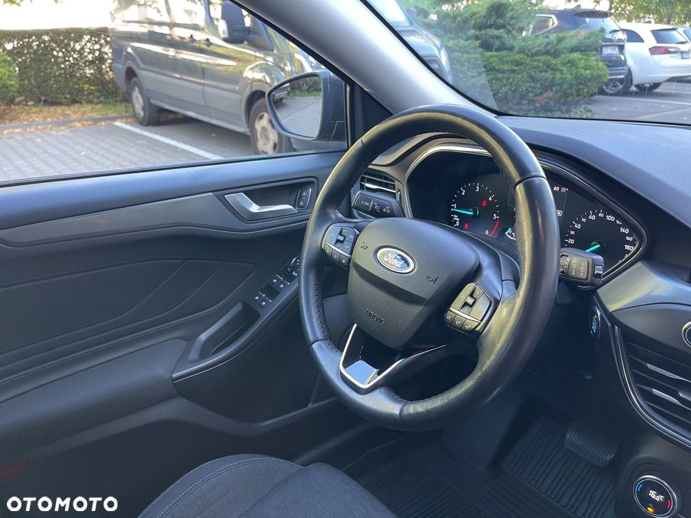 Ford Focus - 32