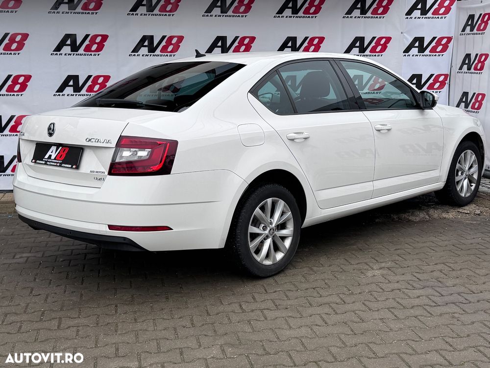 Skoda Octavia 2.0 TDI DSG Style - 4