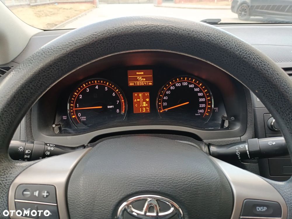 Toyota Avensis 1.6 Comfort - 18