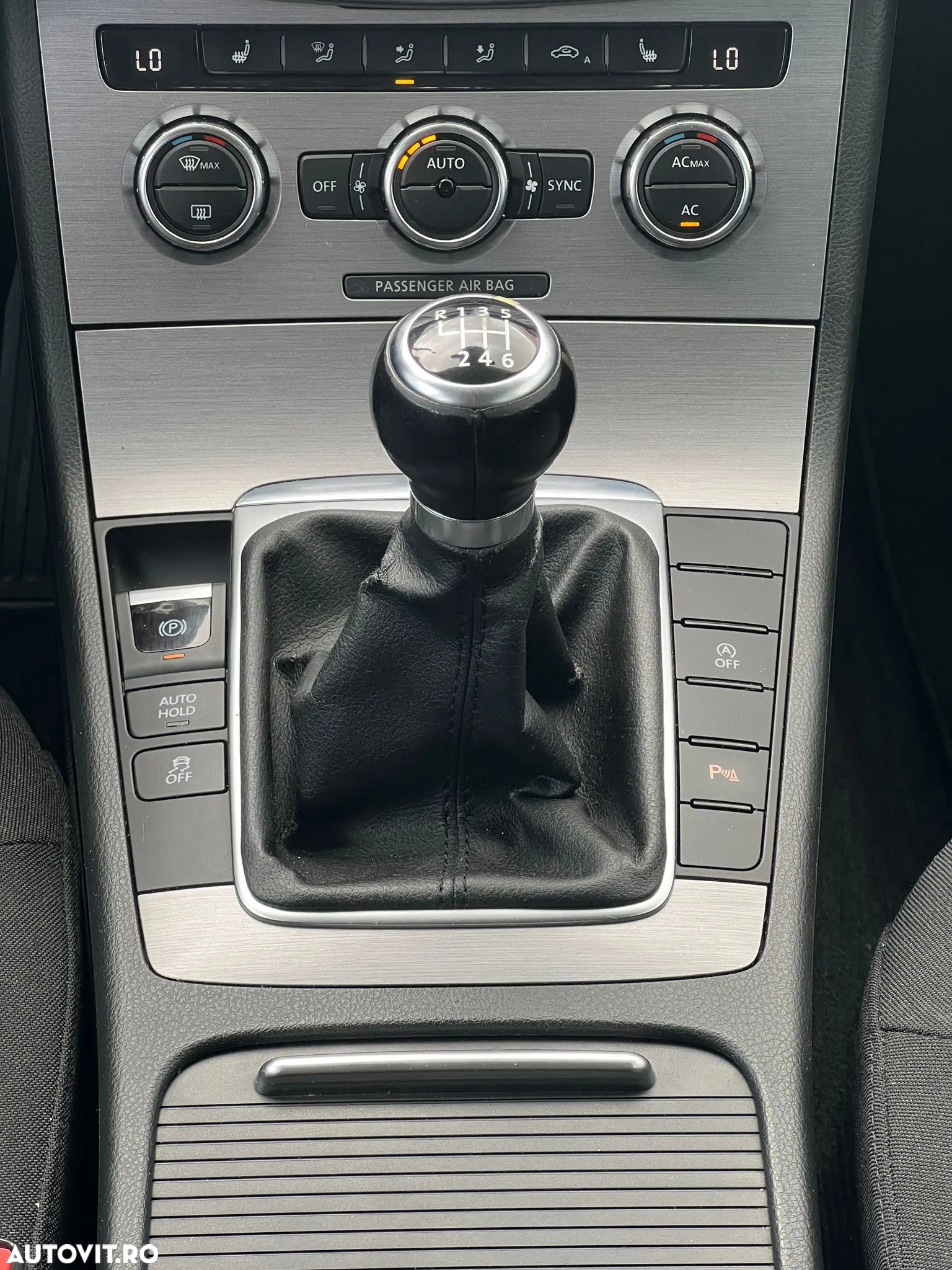 Volkswagen Passat Variant 2.0 TDI BlueMotion Technology Comfortline - 32