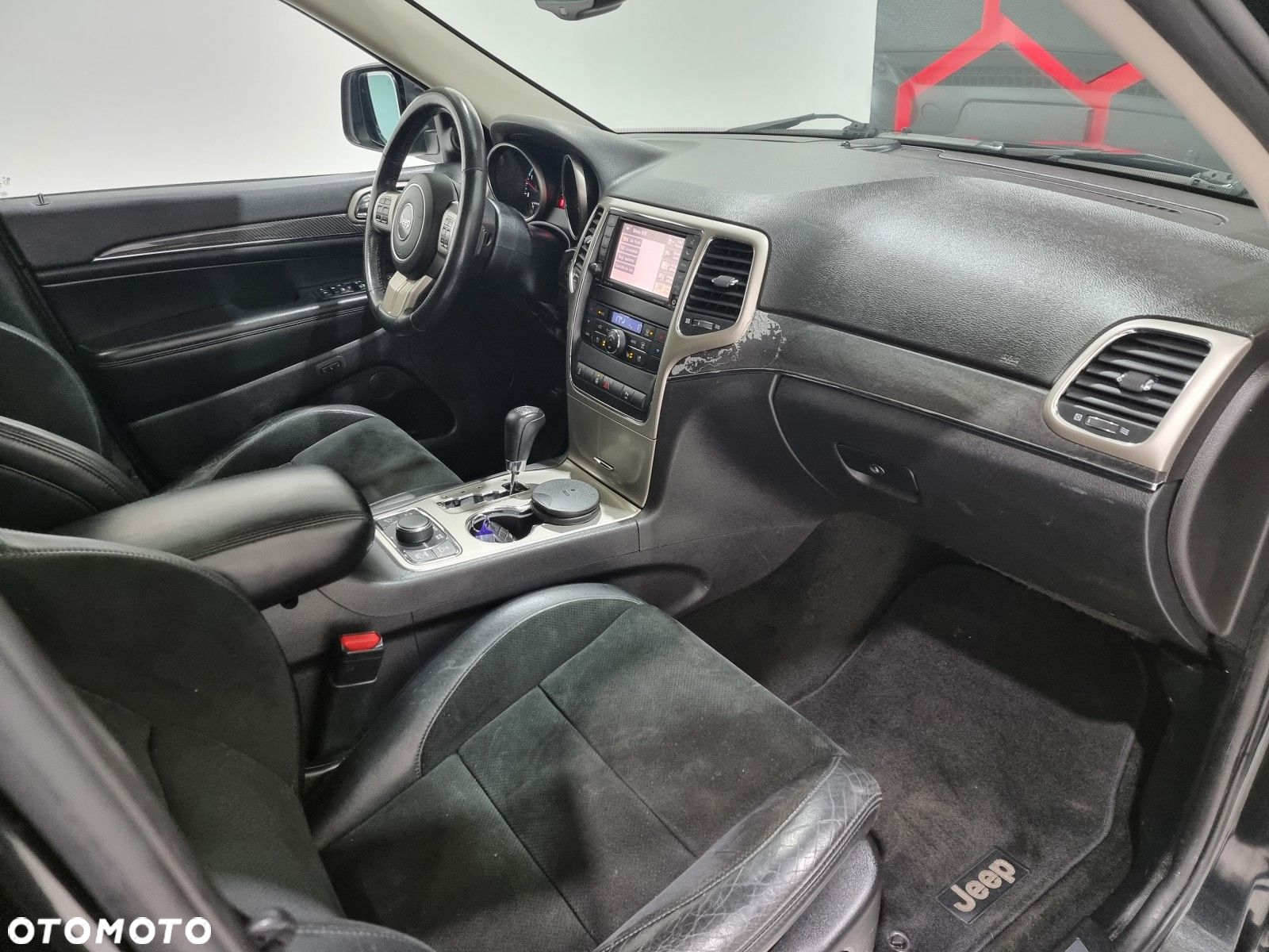 Jeep Grand Cherokee - 14