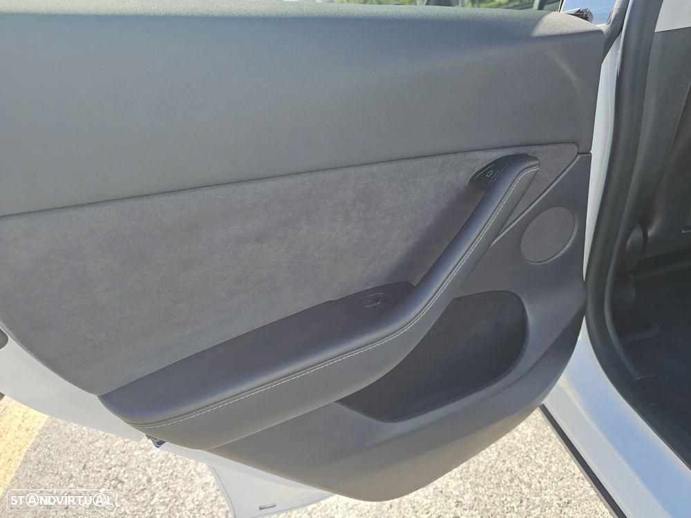Tesla Model Y Tração Traseira - 40
