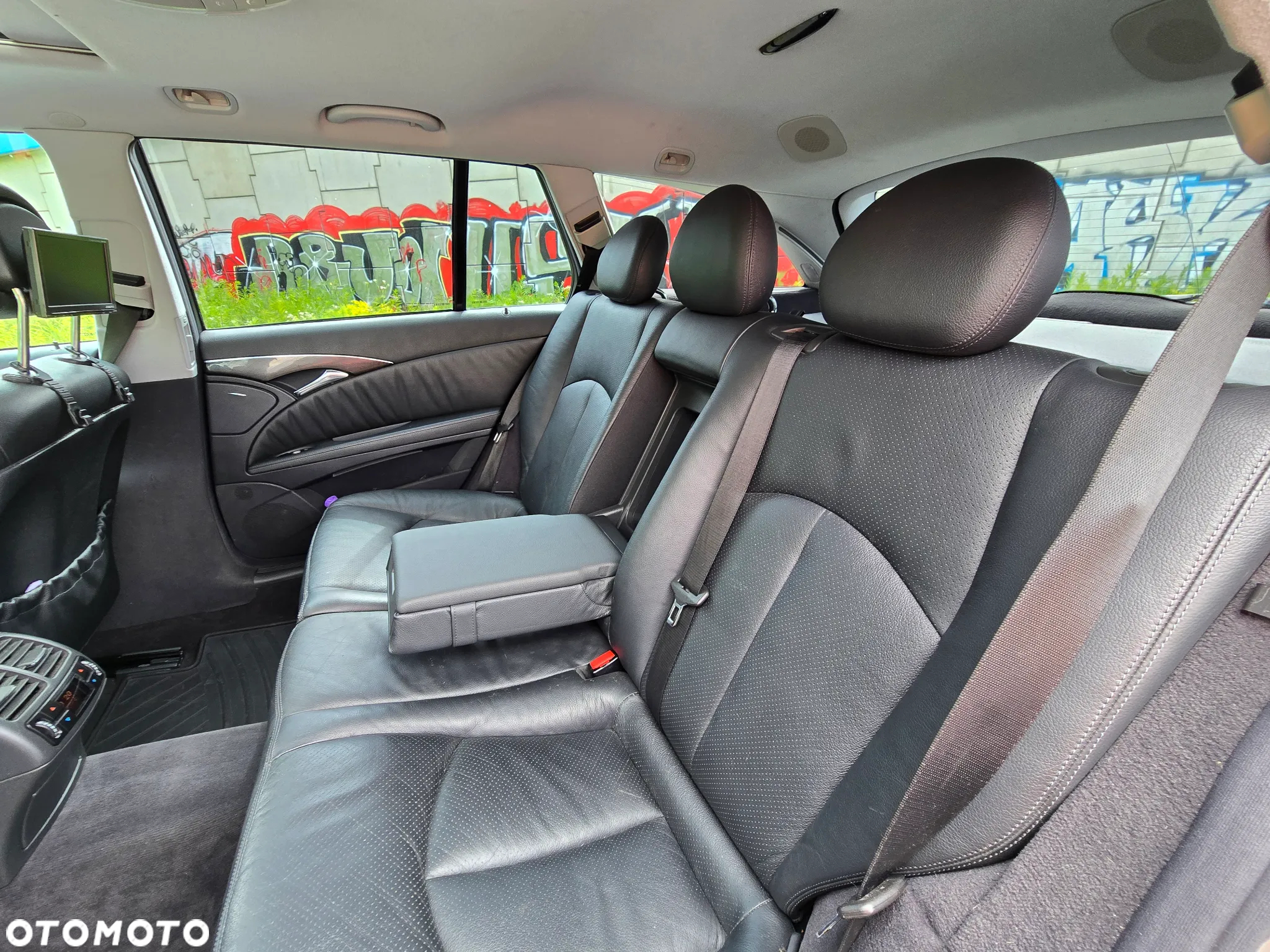 Mercedes-Benz Klasa E 320 T Avantgarde - 27