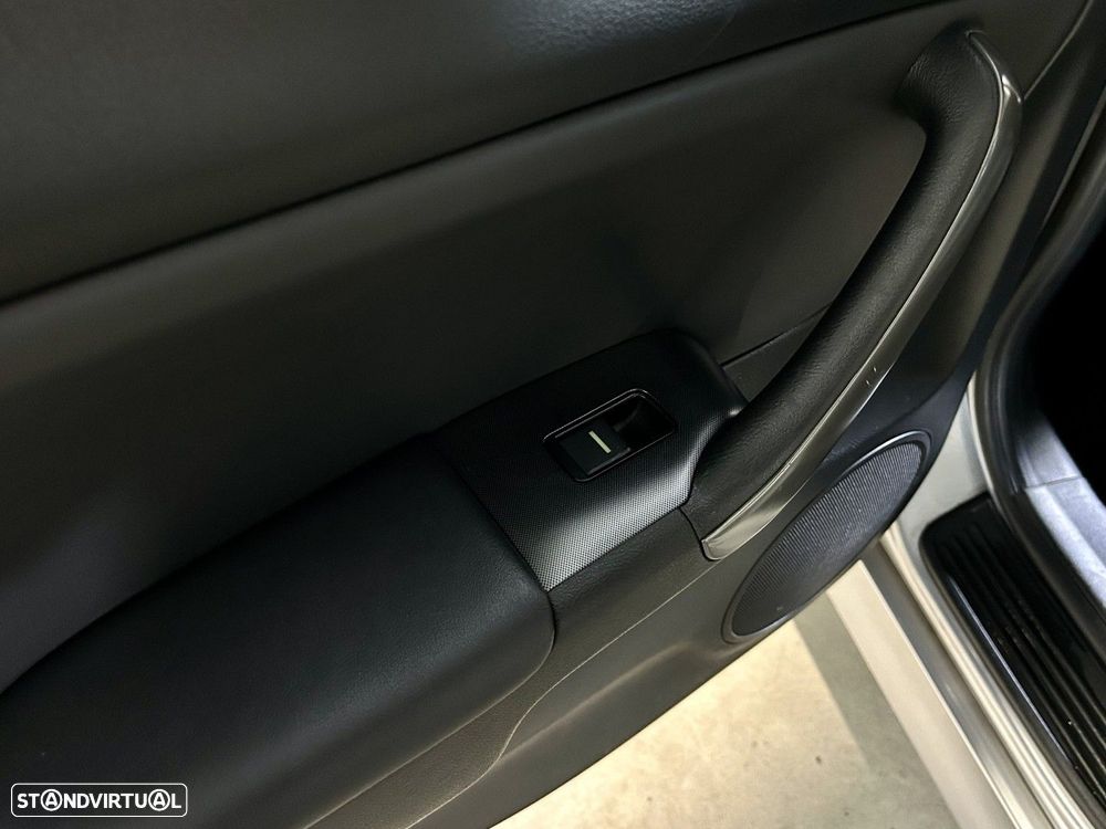 Honda Accord 2.0 Sport - 56