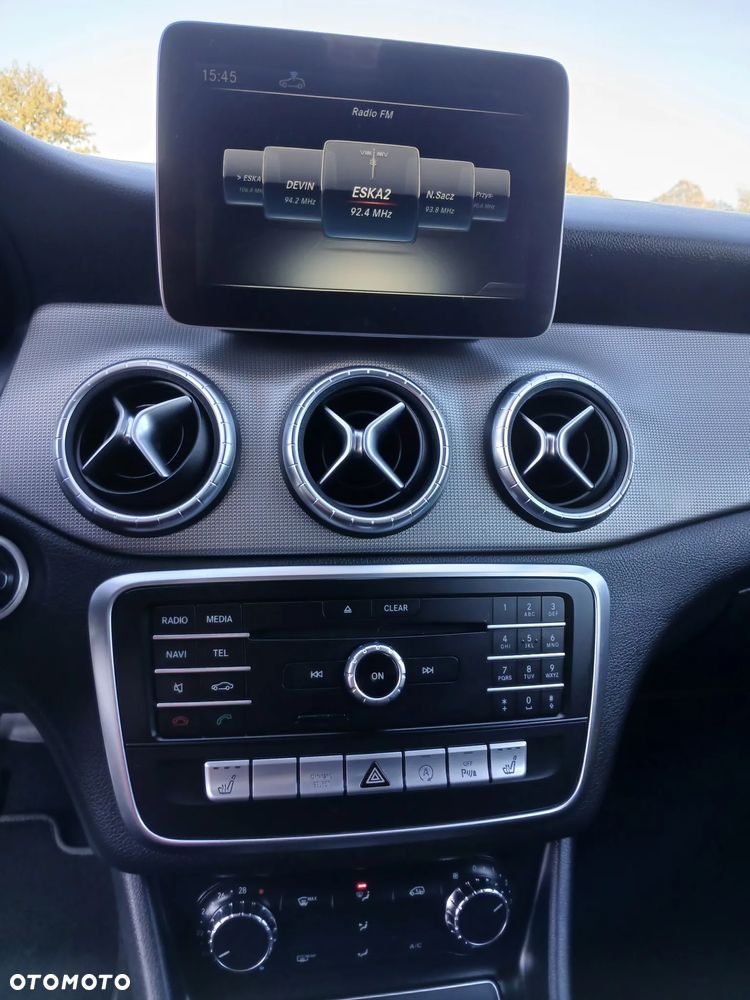 Mercedes-Benz CLA 200 7G-DCT AMG Line - 15