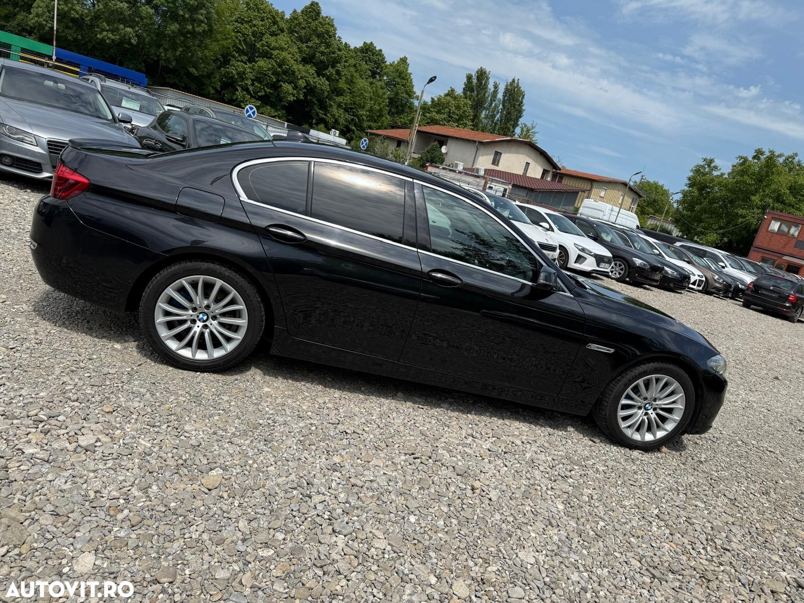 BMW Seria 5 520d Aut. Luxury Line - 33