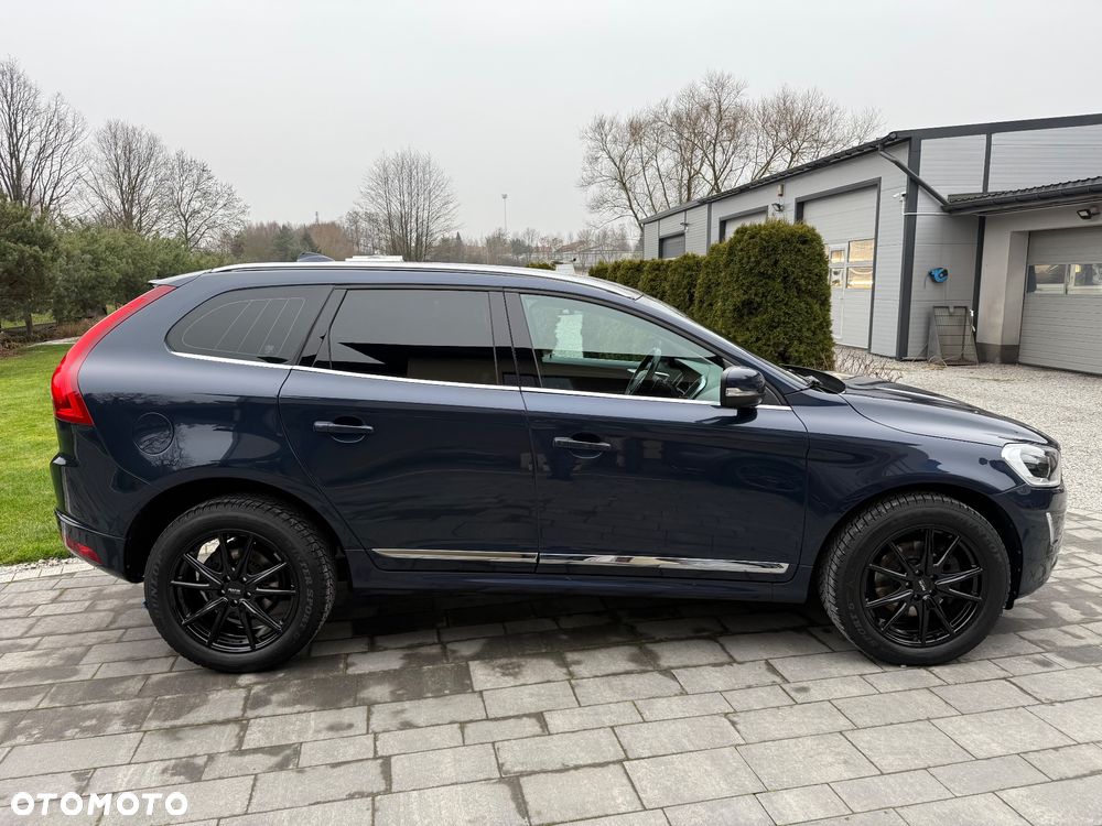 Volvo XC 60 D5 AWD Geartronic Summum - 3