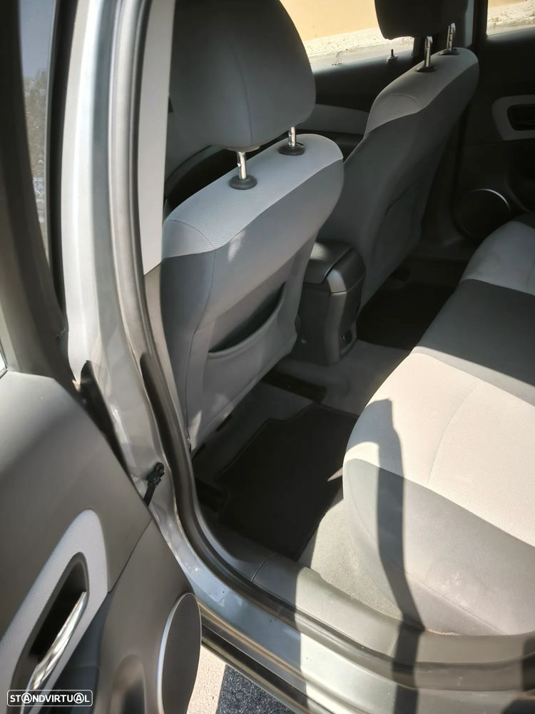 Chevrolet Cruze 2.0 VCDi LT - 26