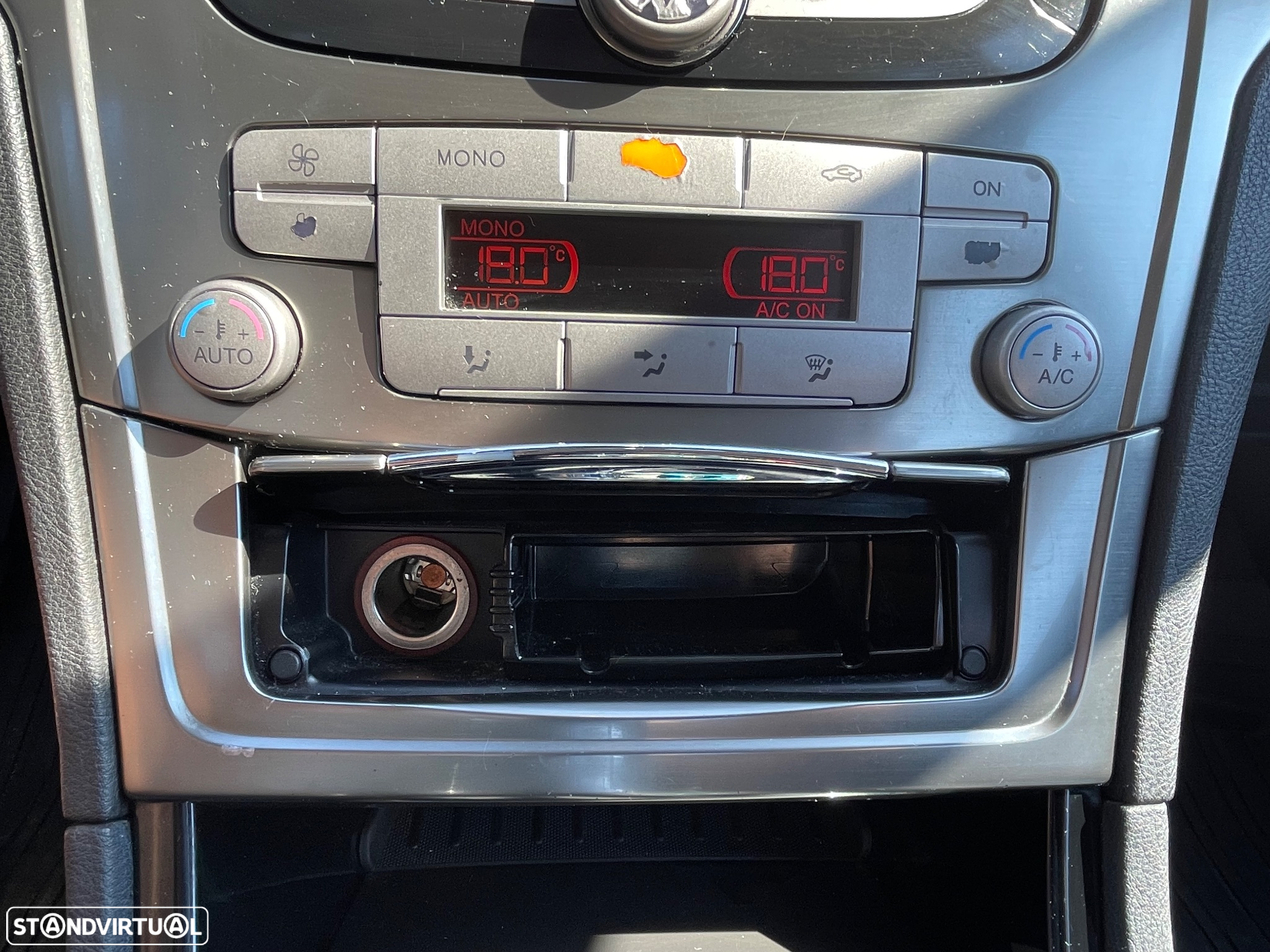 Ford Mondeo 1.8 TDCi Titanium - 14
