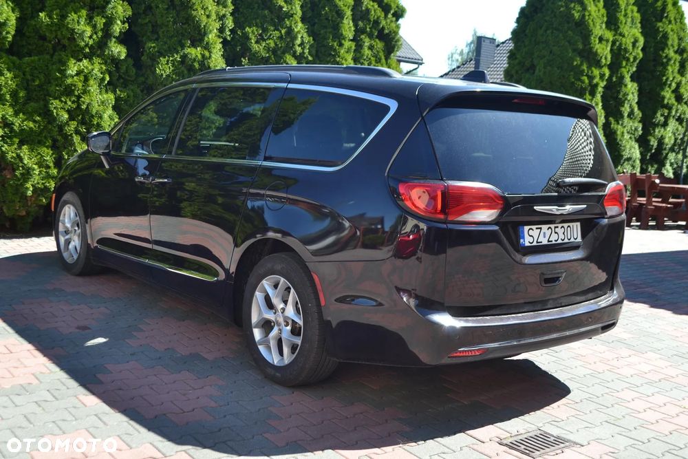 Chrysler Pacifica - 7