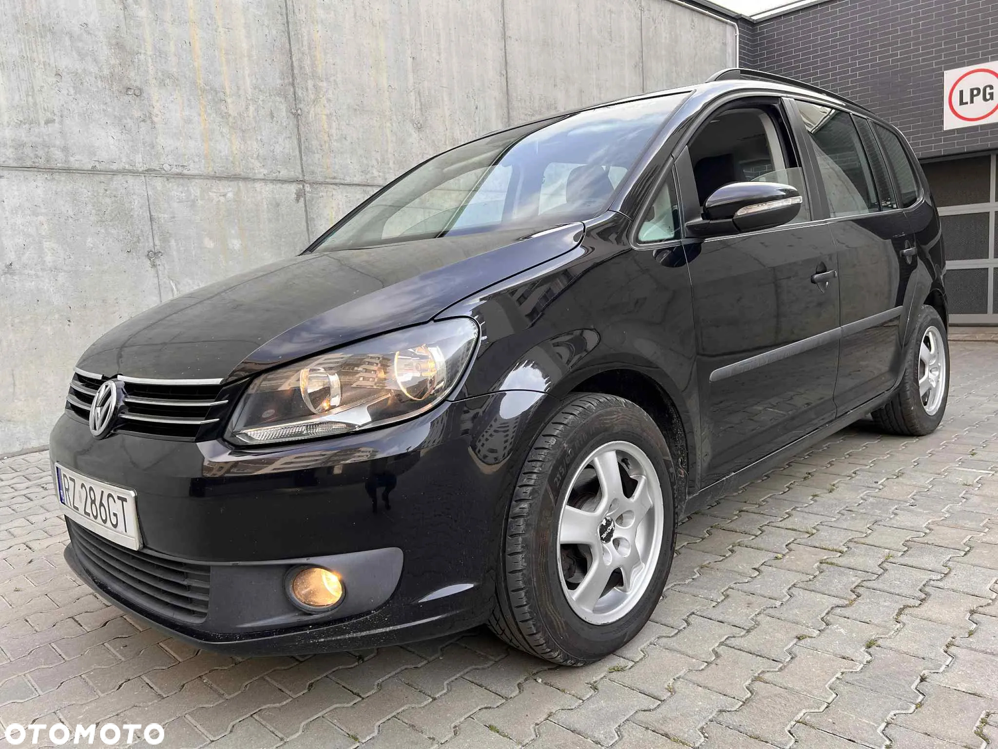 Volkswagen Touran 1.6 TDI DPF Trendline DSG - 3
