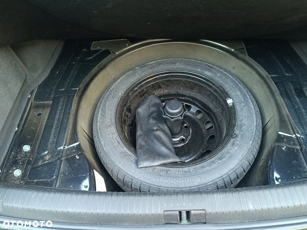 Volkswagen Passat - 23