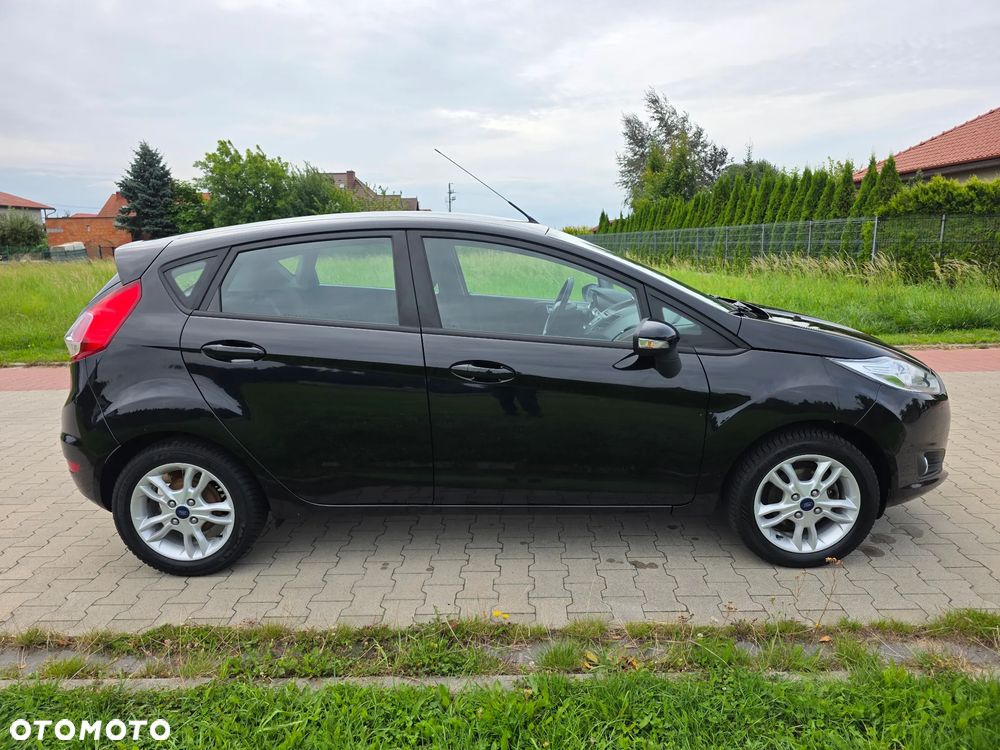 Ford Fiesta 1.0 Champions Edition - 24