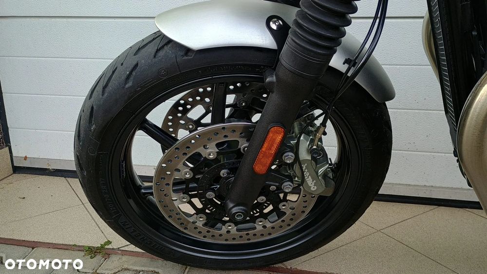 Triumph Speed Twin - 13