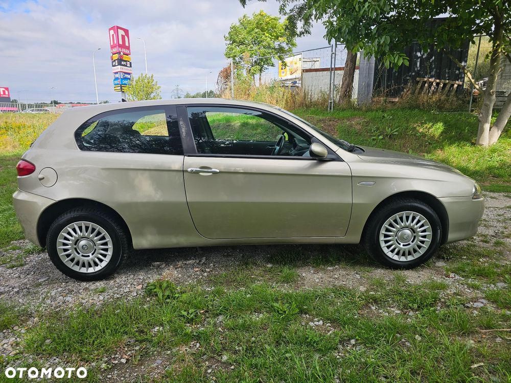 Alfa Romeo 147 1.6 T.S Impression - 12