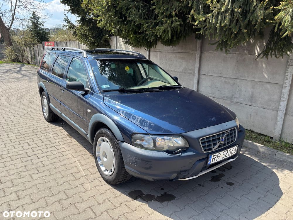 Volvo XC 70 AWD Momentum - 1